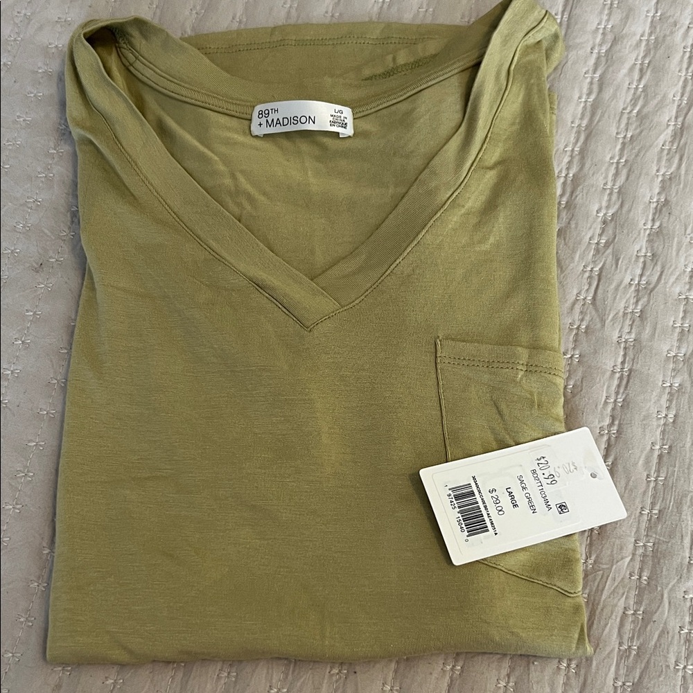 89th & Madison Women's V-Neck Pocket Tee - Pale Sage Green Large
